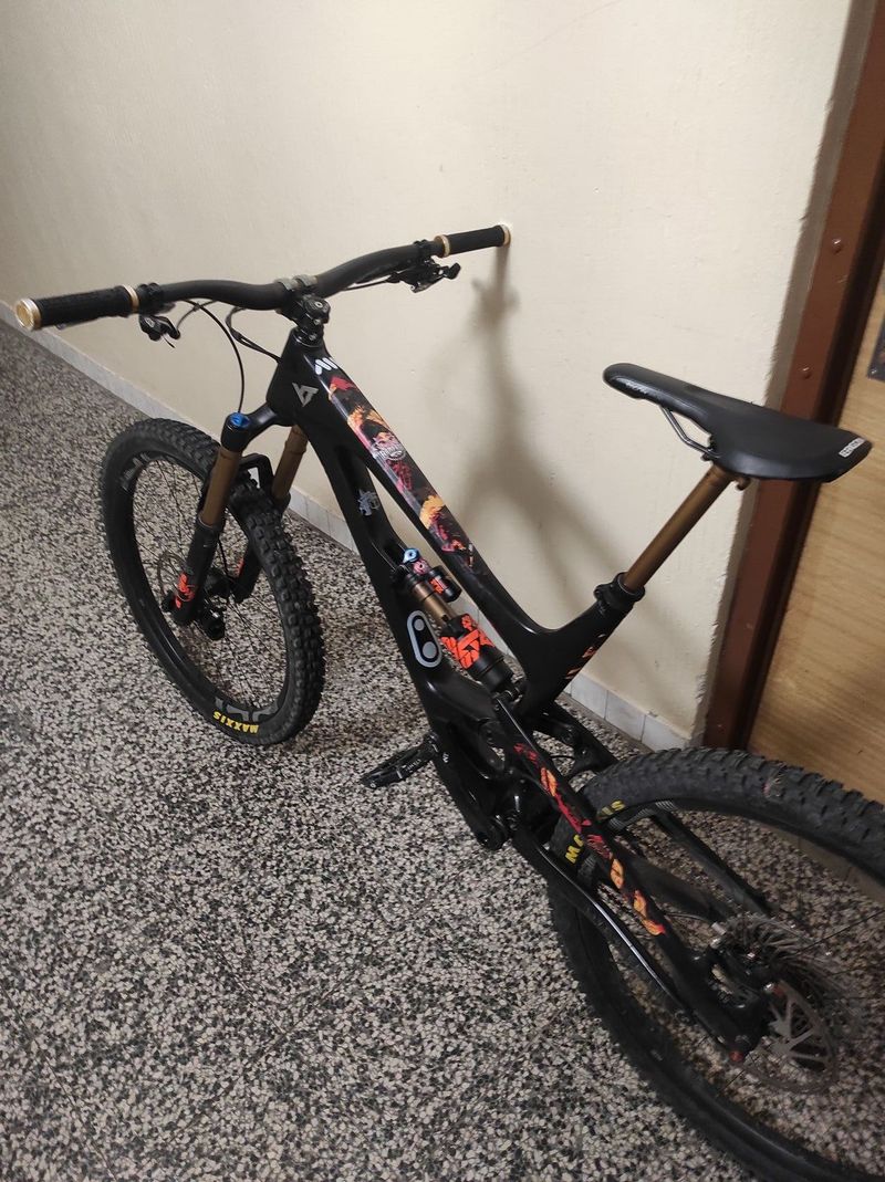 Yt capra Pro race