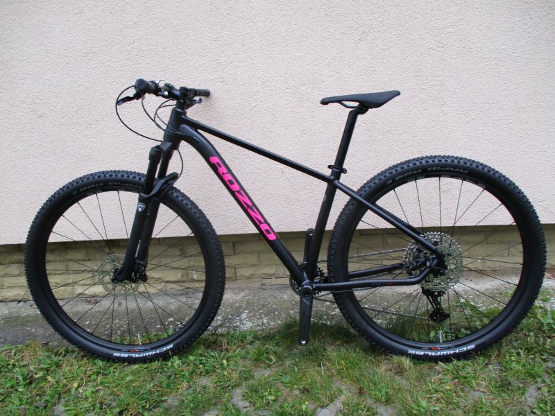 Nové 29" kolo ROZZO Grace, vzduchová vidlice Manitou Markhor, osazení Shimano Deore1x12, pevné osy