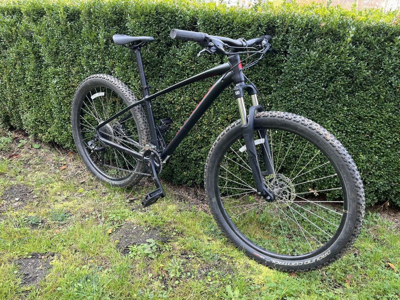 Specialized Pitch Sport 27,5 2020 velikost M 2x8