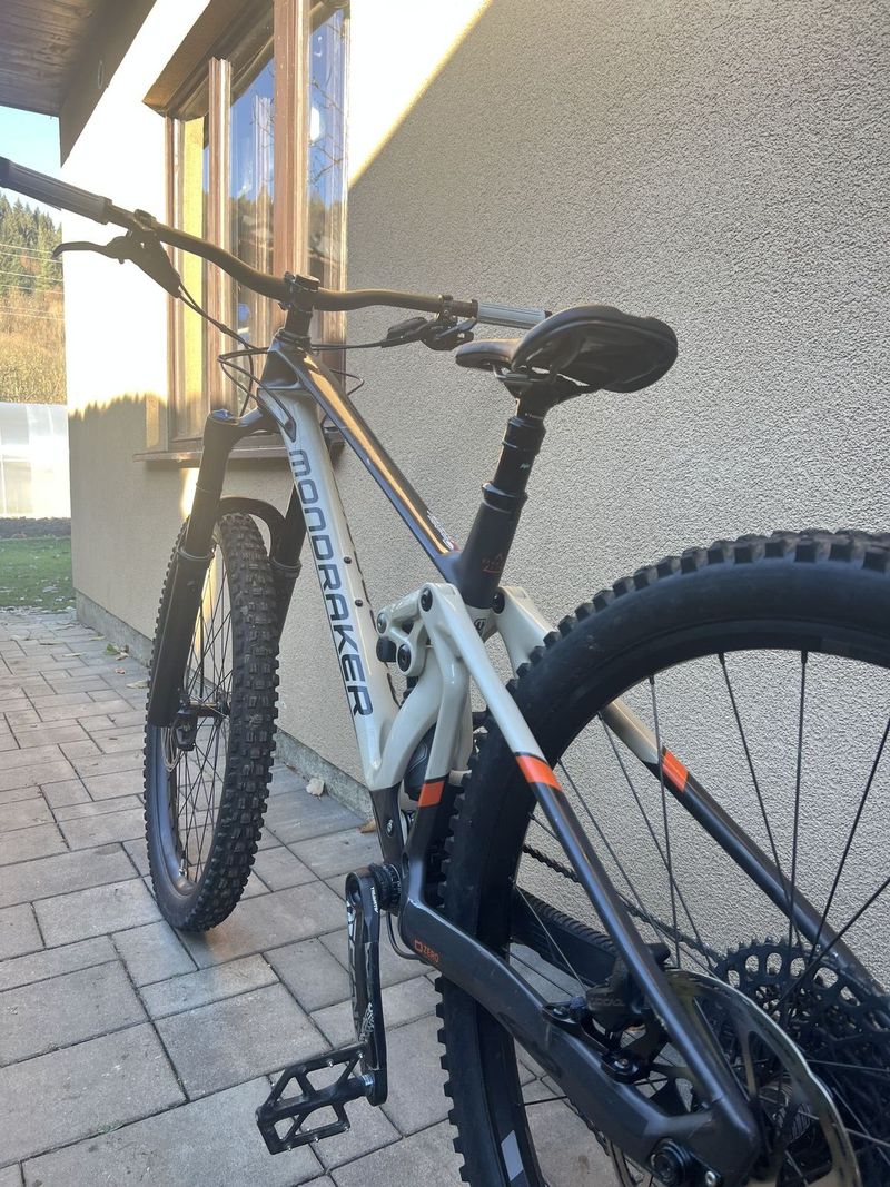 MONDRAKER SUPERFOXY CARBON R