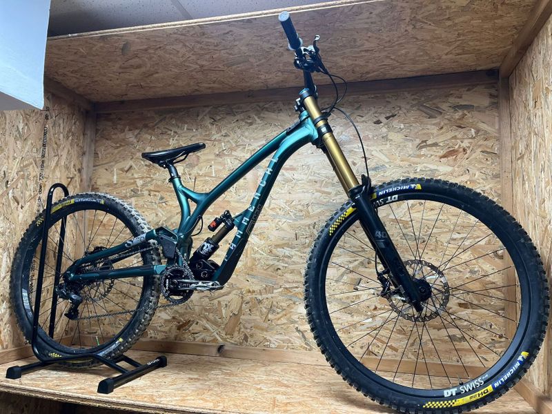 Commencal Supreme V4, mullet