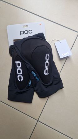 POC VPD Air Leg Uranium Black XL Chrániče