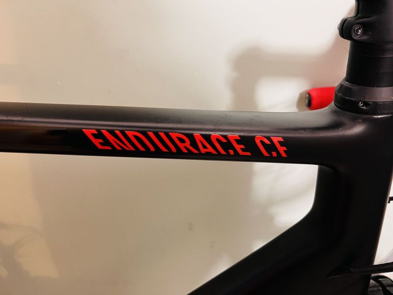 KARBONOVÉ SILNIČNÍ KOLO: CANYON ENDURACE CF 