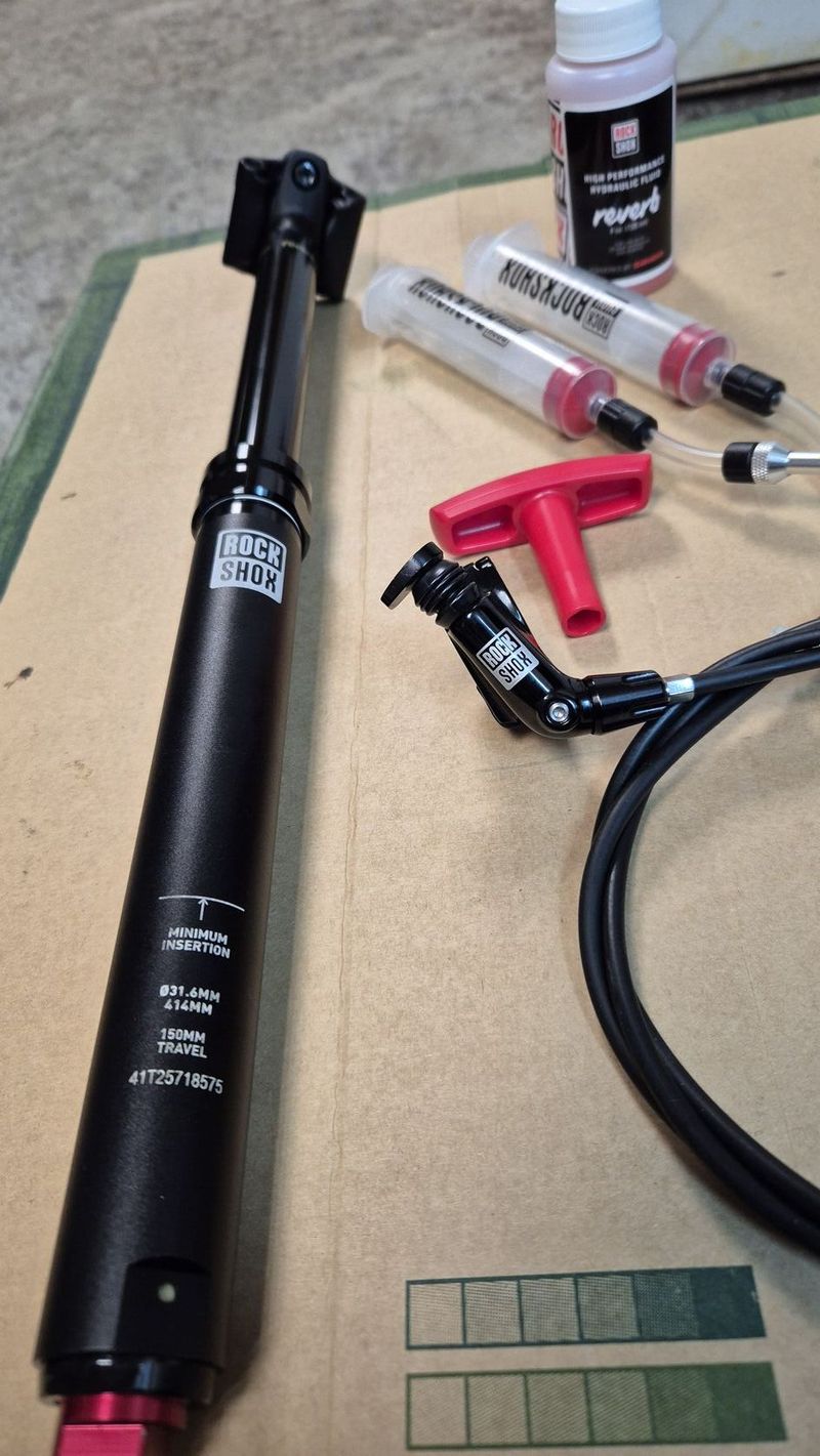 Teleskopická sedlovka Rock Shox Reverb Stealth 2X, 150 mm, 31,6 mm