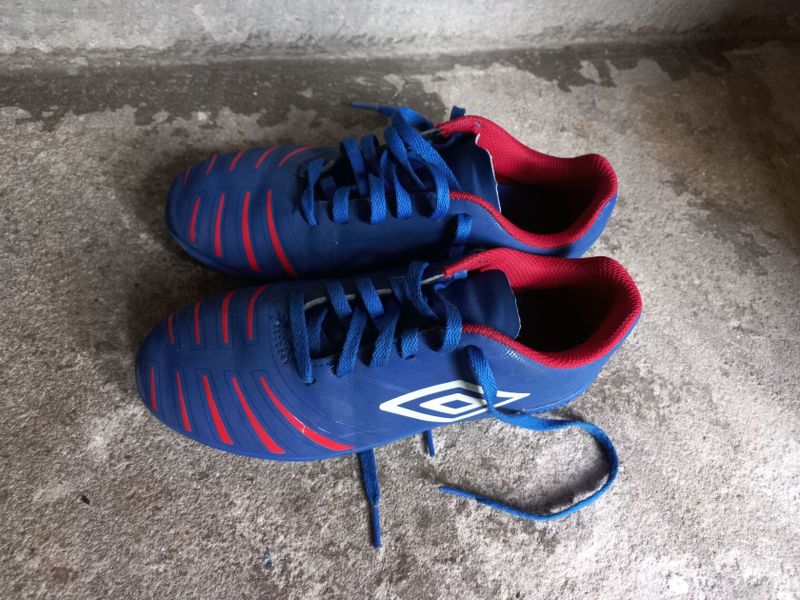 Kopačky Umbro vel. 36 - turfy