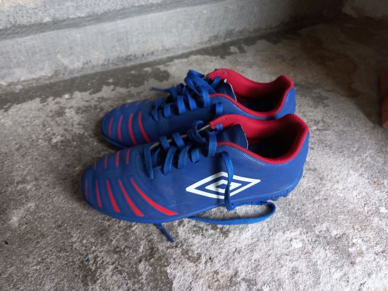 Kopačky Umbro vel. 36 - turfy