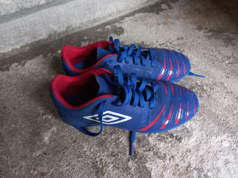 Kopačky Umbro vel. 36 - turfy