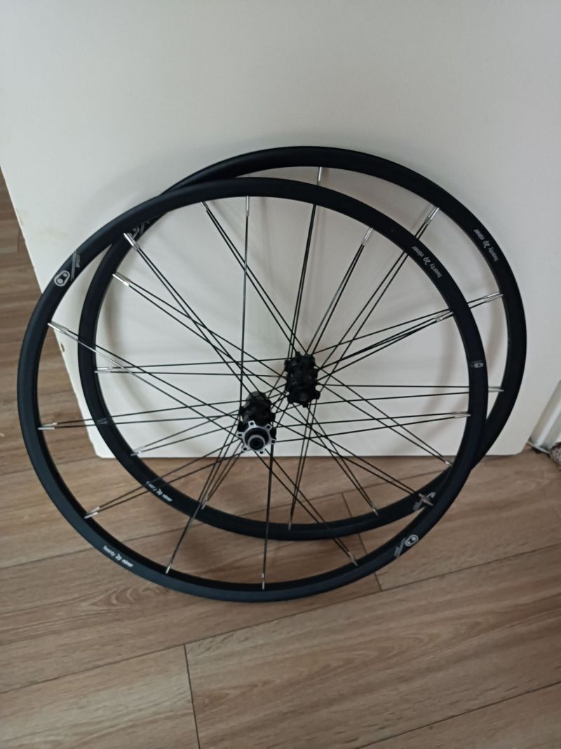 Zapletená kola crankbroders cobalt 