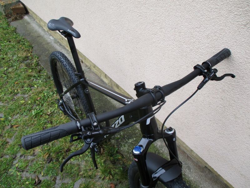 Nové 29" kolo ROZZO BOOST, vzduchová vidlice Suntour Raidon 34, osazení Shimano Deore1x12, pevné osy