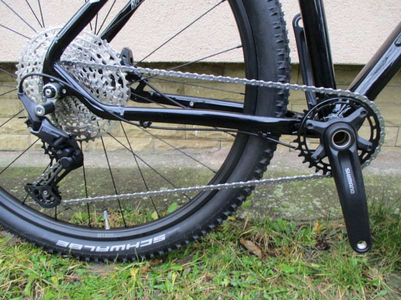 Nové 29" kolo ROZZO BOOST, vzduchová vidlice Suntour Raidon 34, osazení Shimano Deore1x12, pevné osy