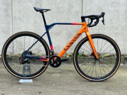 Canyon Inflite CF SL 8