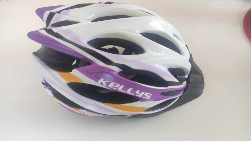 Cyklistická přilba Kellys Dynamic white / alpine purple