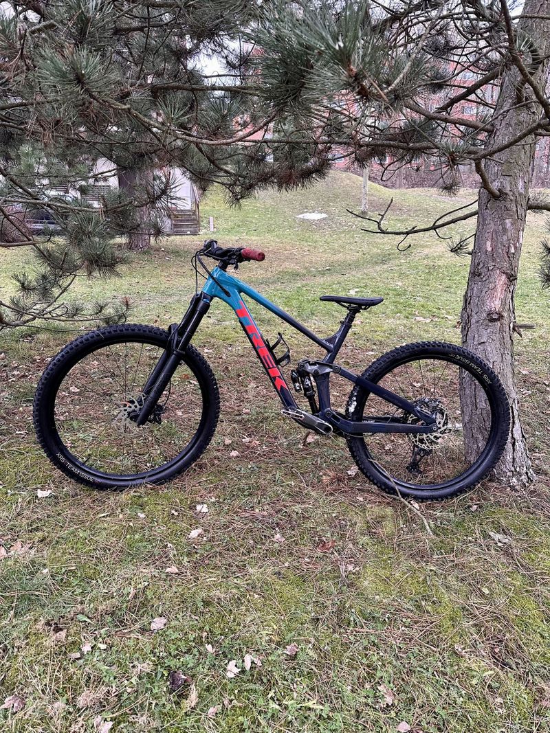 TREK SLASH 8 2021 