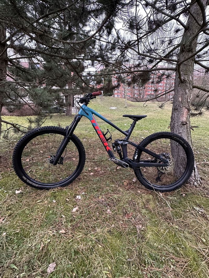 TREK SLASH 8 2021 