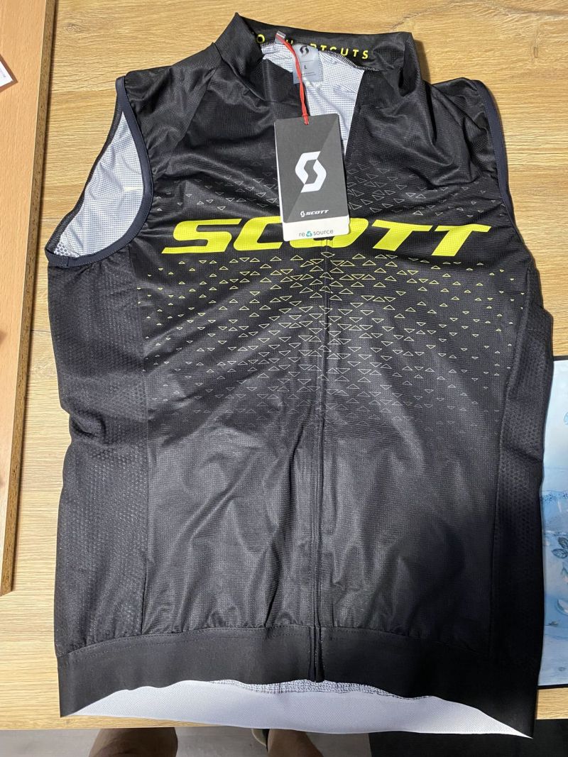 Dres SCOTT RC