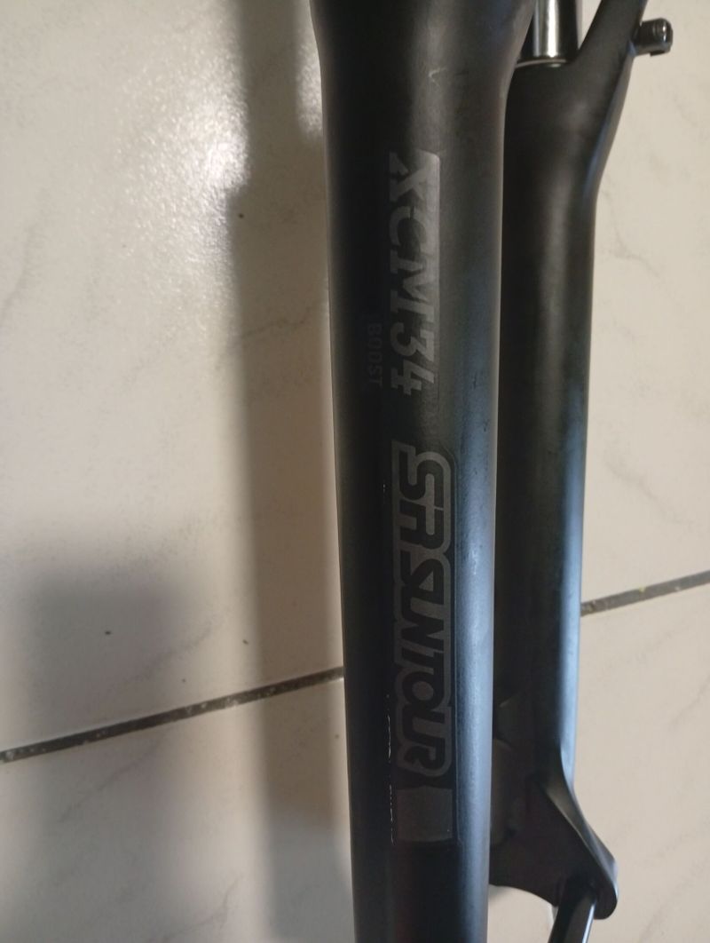 Vidlice SunTour XCM 34. 130mm