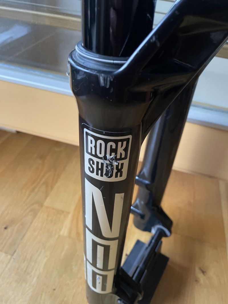 REZERVOVÁNO Rock Shox Zeb Ultimate 27,5" 160mm, Charger 2.1