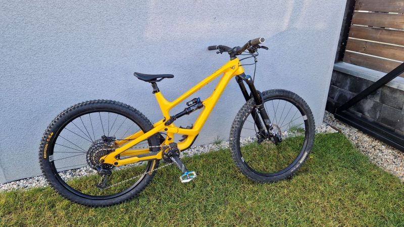 YT Capra core 3