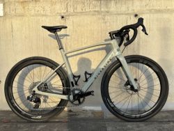 Karbonový gravel GCR Sram Rival XPLR AXS 10-44 