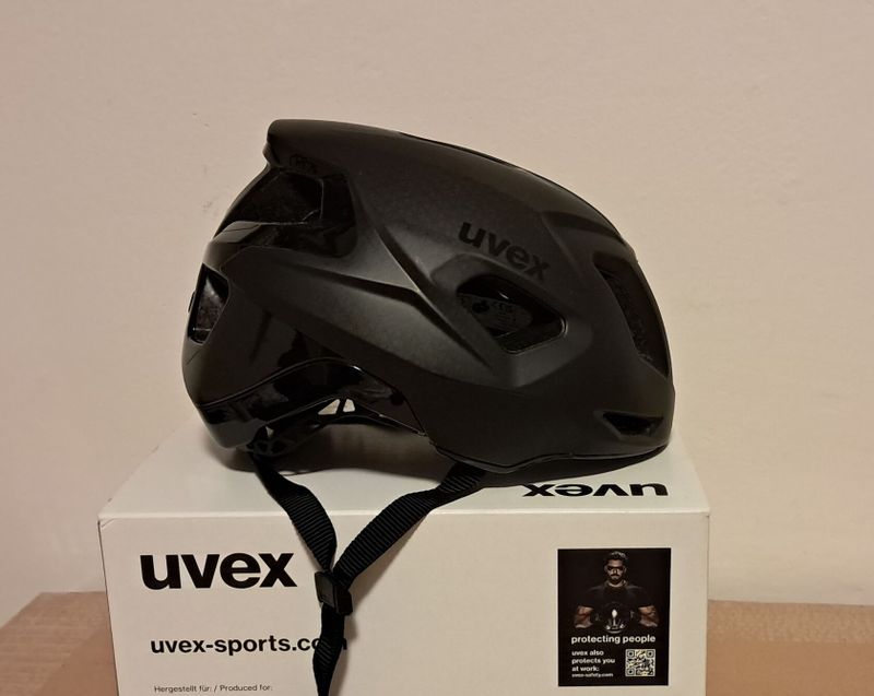 Helma Uvex Gravel Y 52 - 57 cm - ÚPLNĚ NOVÁ