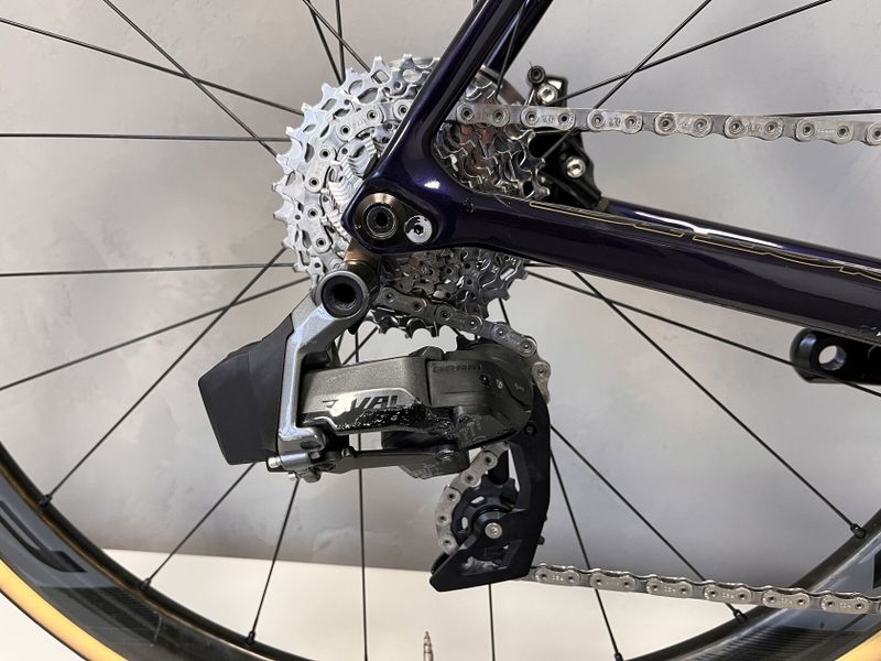 Basso Venta, Sram Rival AXS, Fulcrum Wind