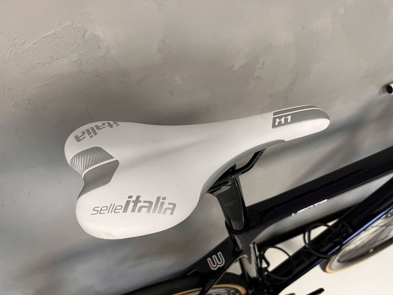 Basso Venta, Sram Rival AXS, Fulcrum Wind