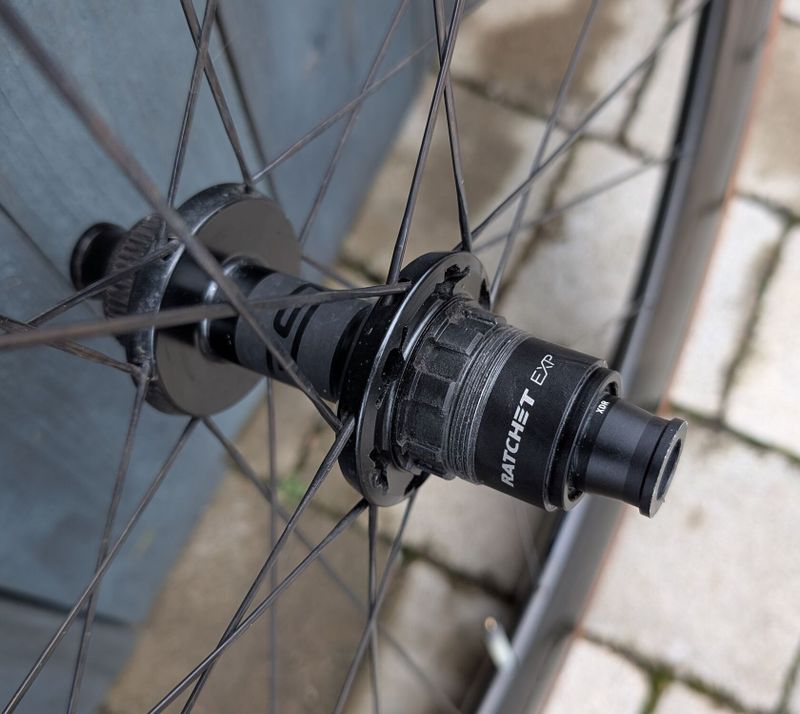 Bontrager Aeolus RSL 51, 1410 gramů