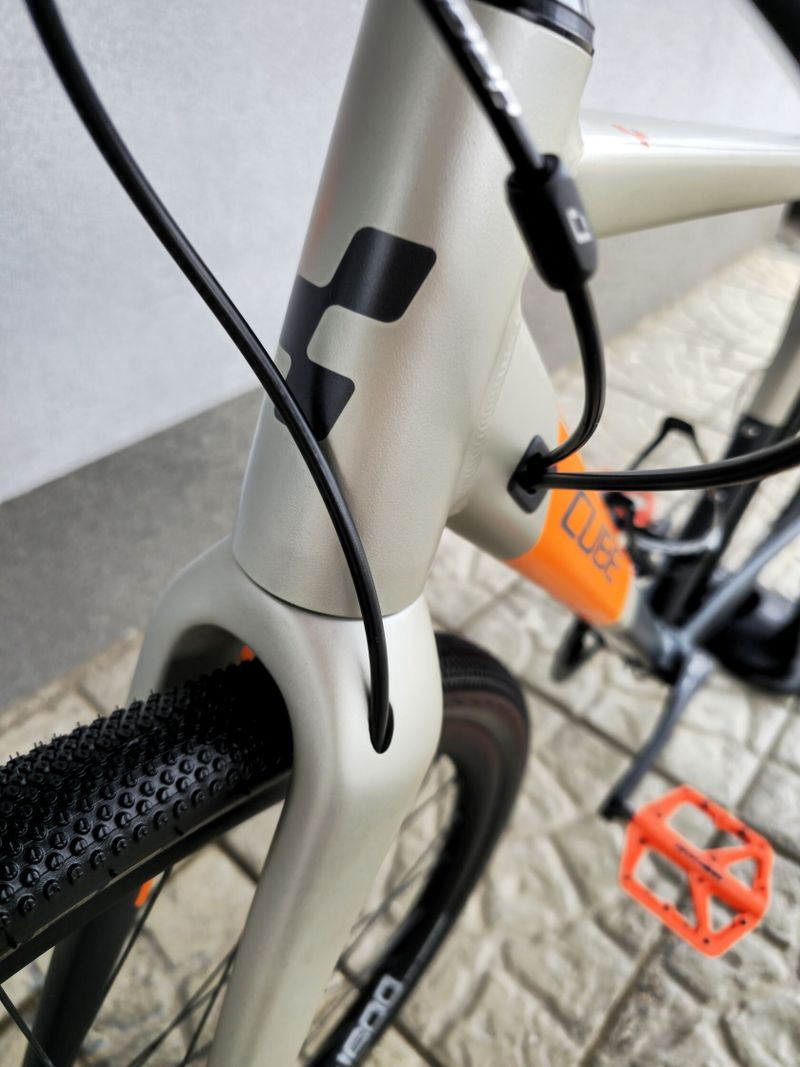 Gravel kolo CUBE NUROAD SL 2020 titanium orange