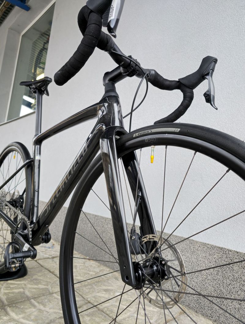 Silniční kolo SPECIALIZED Roubaix SL8 Sport Apex Carbon/Smoke 2025