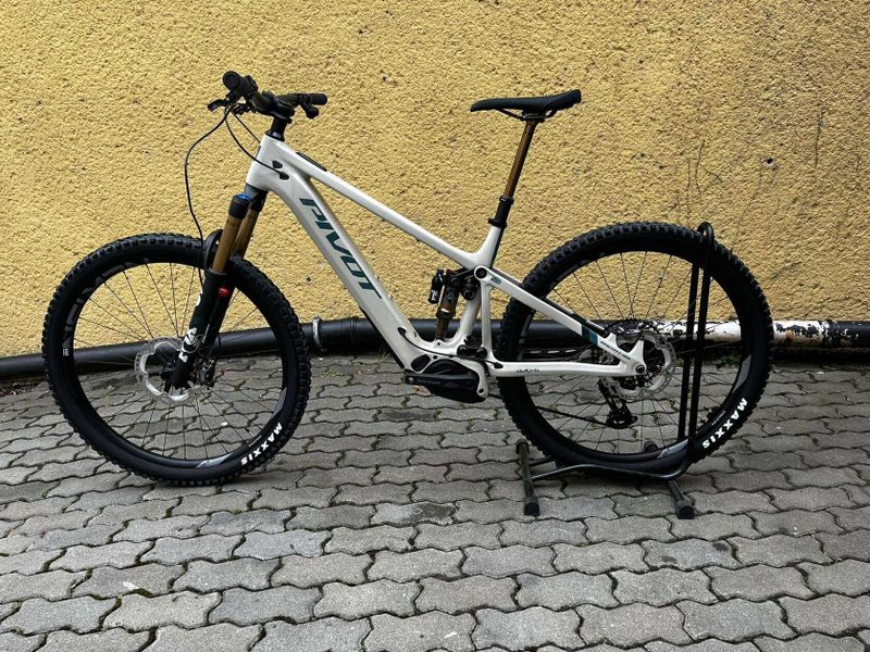 Celoodpružené elektrokolo Pivot Shuttle AM PRO X0 Eagle Transmission vel. M, L, XL