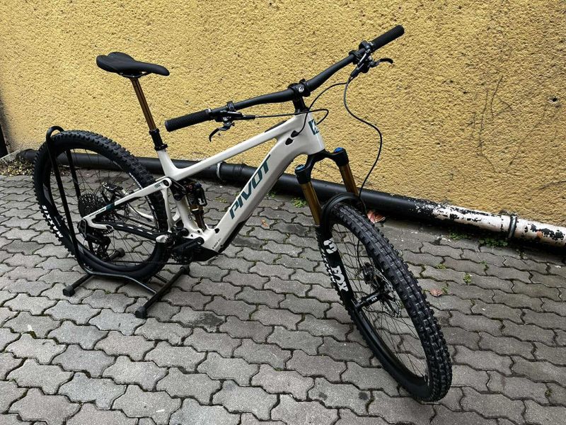 Celoodpružené elektrokolo Pivot Shuttle AM PRO X0 Eagle Transmission vel. M, L, XL