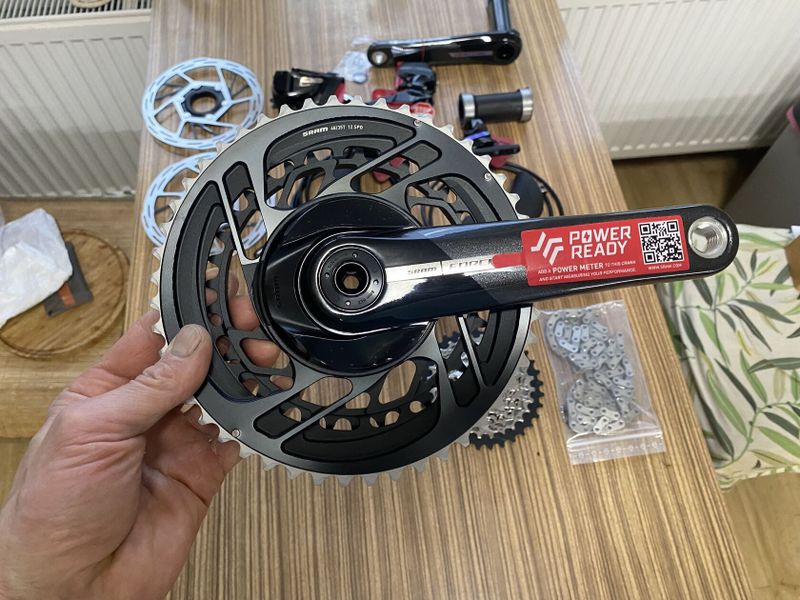 Nová sada Sram Force eTap AXS D2 2x12