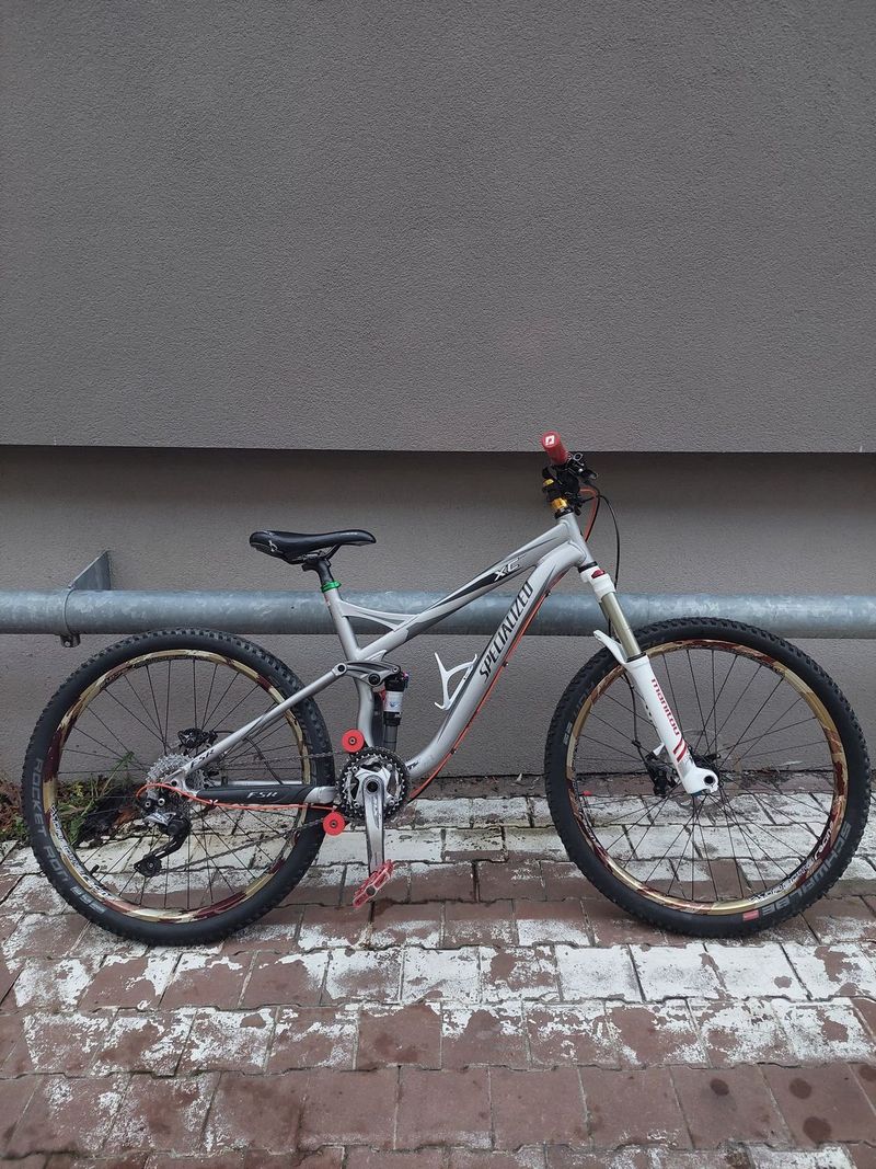 Prodám celoodpružené kolo specialized xc pro