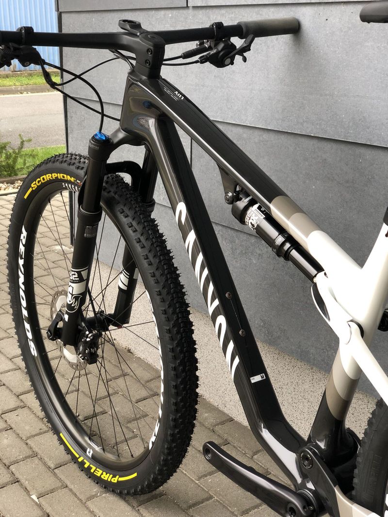 TOP stav CANYON LUX WORLD CUP 2023 vel M. wattmetr 4iiii, full carbon