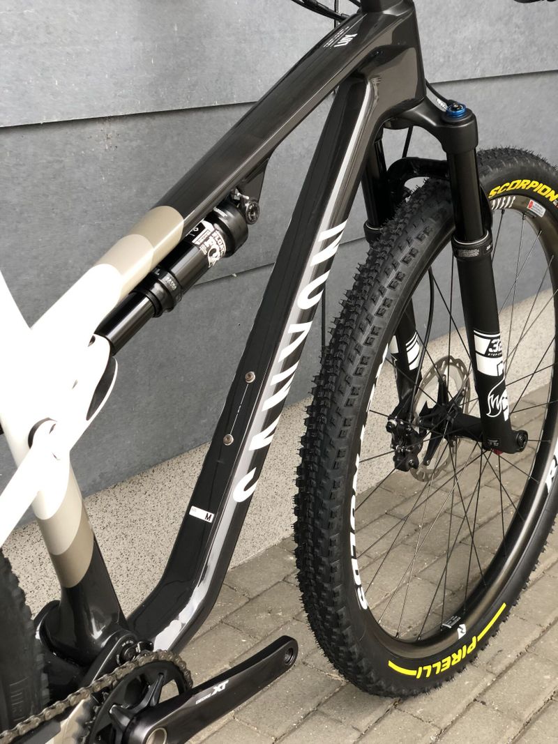 TOP stav CANYON LUX WORLD CUP 2023 vel M. wattmetr 4iiii, full carbon