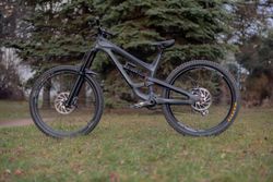 YT Capra CF 27.5 L