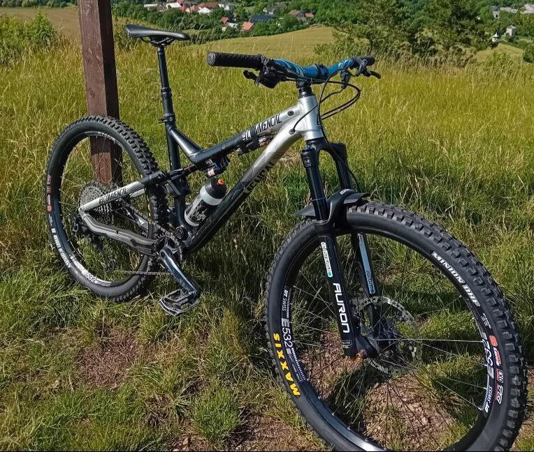 Commencal meta v4