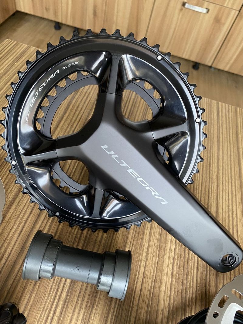 Nová sada Shimano ULTEGRA Di2 2x12 komplet.