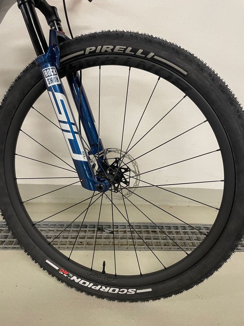 NOVÁ zapletená MTB kola Bontrager Kovee RSL 30 29 BOOST TLR