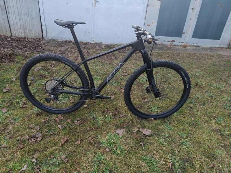 Karbonové MTB Koba RaceTool, vel. M, Sh 1x12, Boost, 11,7 kg, bezduše, skvělý stav! Seřízeno.