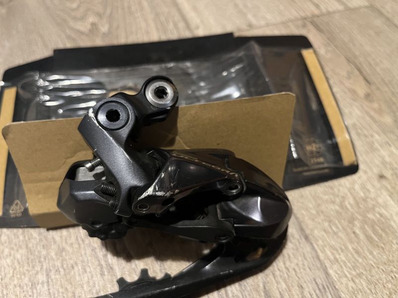 Přehazovačka Shimano Ultegra Di2 RD-R8050 SS, použita 2x11s