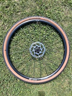 DT SWISS P1800 Spline silnice / gravel