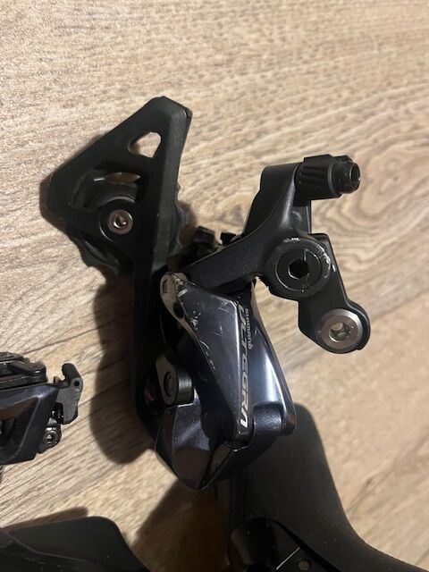 Sada Shimano Ultegra typ 8020, brzdy hydraulika, řazení mechanika