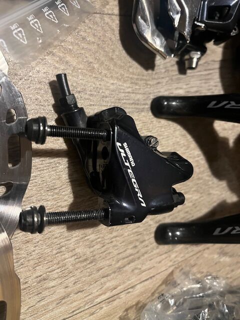 Sada Shimano Ultegra typ 8020, brzdy hydraulika, řazení mechanika