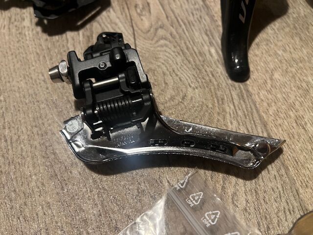 Sada Shimano Ultegra typ 8020, brzdy hydraulika, řazení mechanika