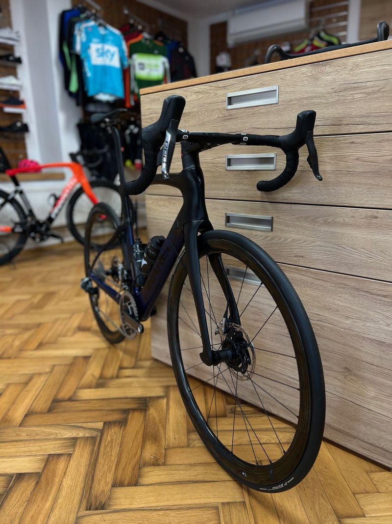 prodej - 2024 Pinarello Dogma F 550 Sram RED 