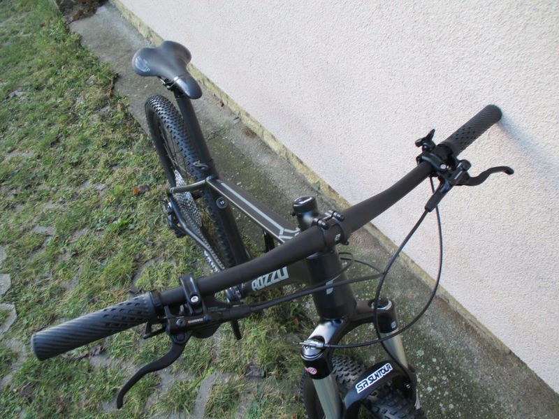 Nové 27,5 kolo ROZZO Swift, vzduch. vidlice Suntour Raidon, osazení Shimano Deore 1x12, pevné osy 