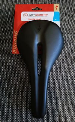 Sedlo SPECIALIZED Phenom Comp Black 143 mm