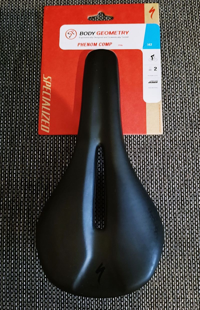 Sedlo SPECIALIZED Phenom Comp Black 143 mm