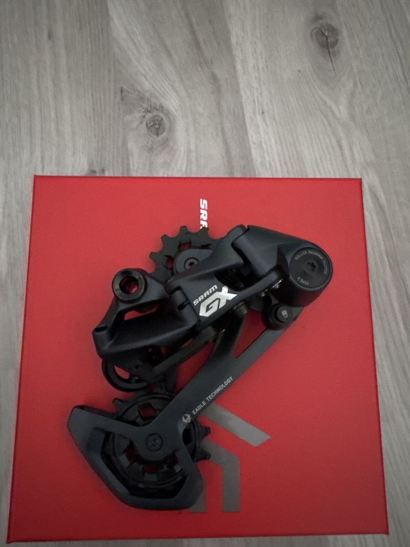 Přehazovačka SRAM GX Eagle, 12s lunar pro kazetu do 10-52z